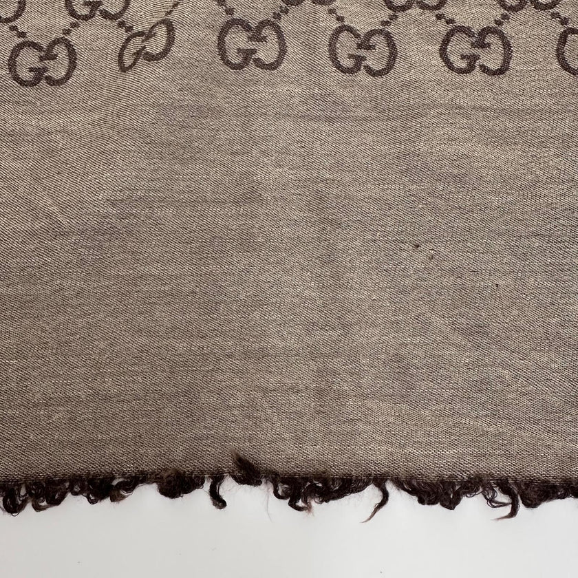 Gucci Sciarpa double face in lana e seta beige e marrone GG monogram