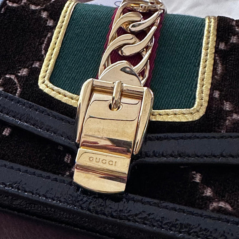 Gucci Sylvie Mini Bag in Velluto GG