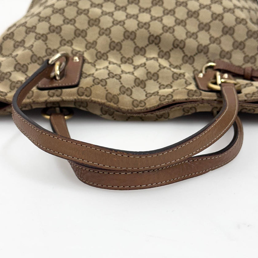 Gucci borsa a spalla tote GG Canvas beige pelle cuoio Charm Interlocking G