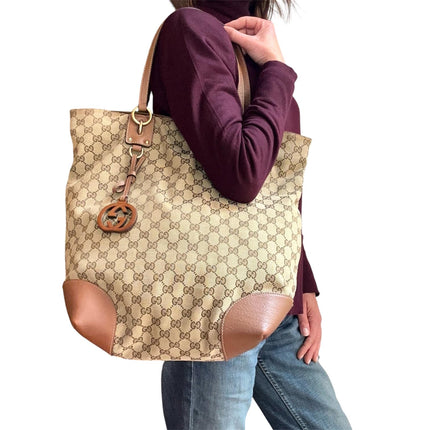 Gucci borsa a spalla tote GG Canvas beige pelle cuoio Charm Interlocking G