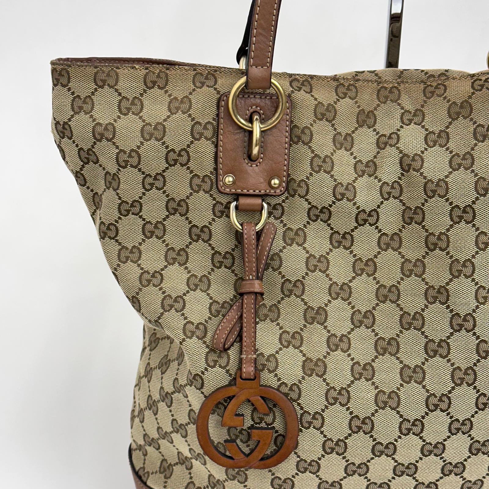 Gucci borsa a spalla tote GG Canvas beige pelle cuoio Charm Interlocking G