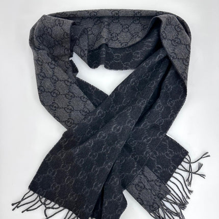 Gucci sciarpa in cachemire GG grigio antracite con frange
