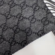 Gucci sciarpa in cachemire GG grigio antracite con frange