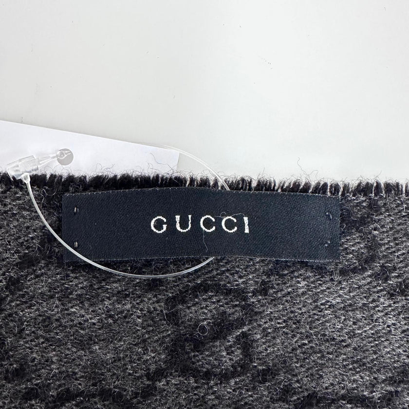 Gucci sciarpa in cachemire GG grigio antracite con frange
