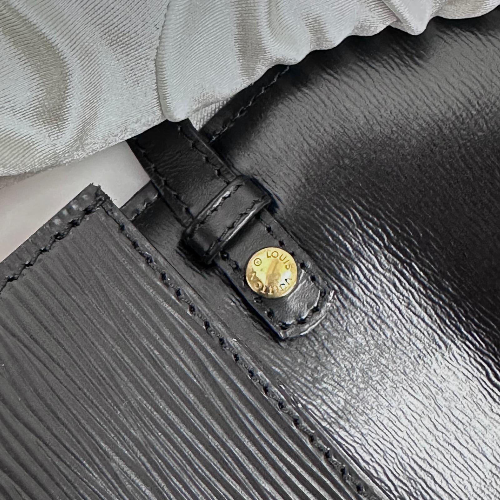 Louis Vuitton Borsa Hublot Vintage Epi Nera e Rossa – 1991