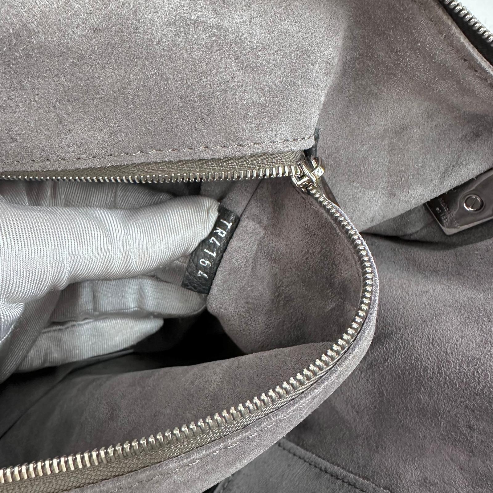 Louis Vuitton Borsa Soft Lockit MM Veau Cachemire Nera