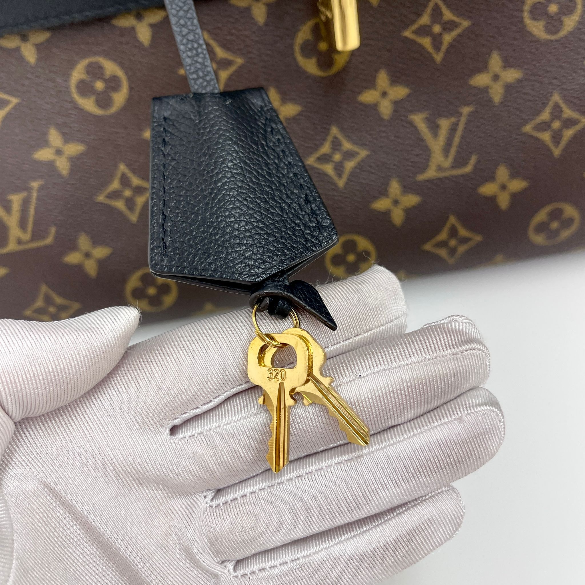 Louis Vuitton Borsa a Mano Venus in Tela Monogram e Pelle Nera