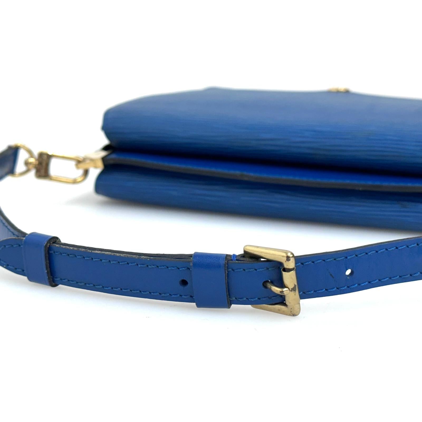 Louis Vuitton Borsa a Tracolla Saint Cloud Epi Toledo Blue