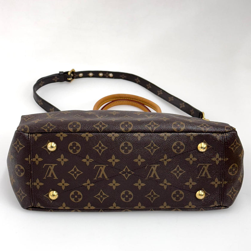 Louis Vuitton Borsa a mano e tracolla Pallas Monogram