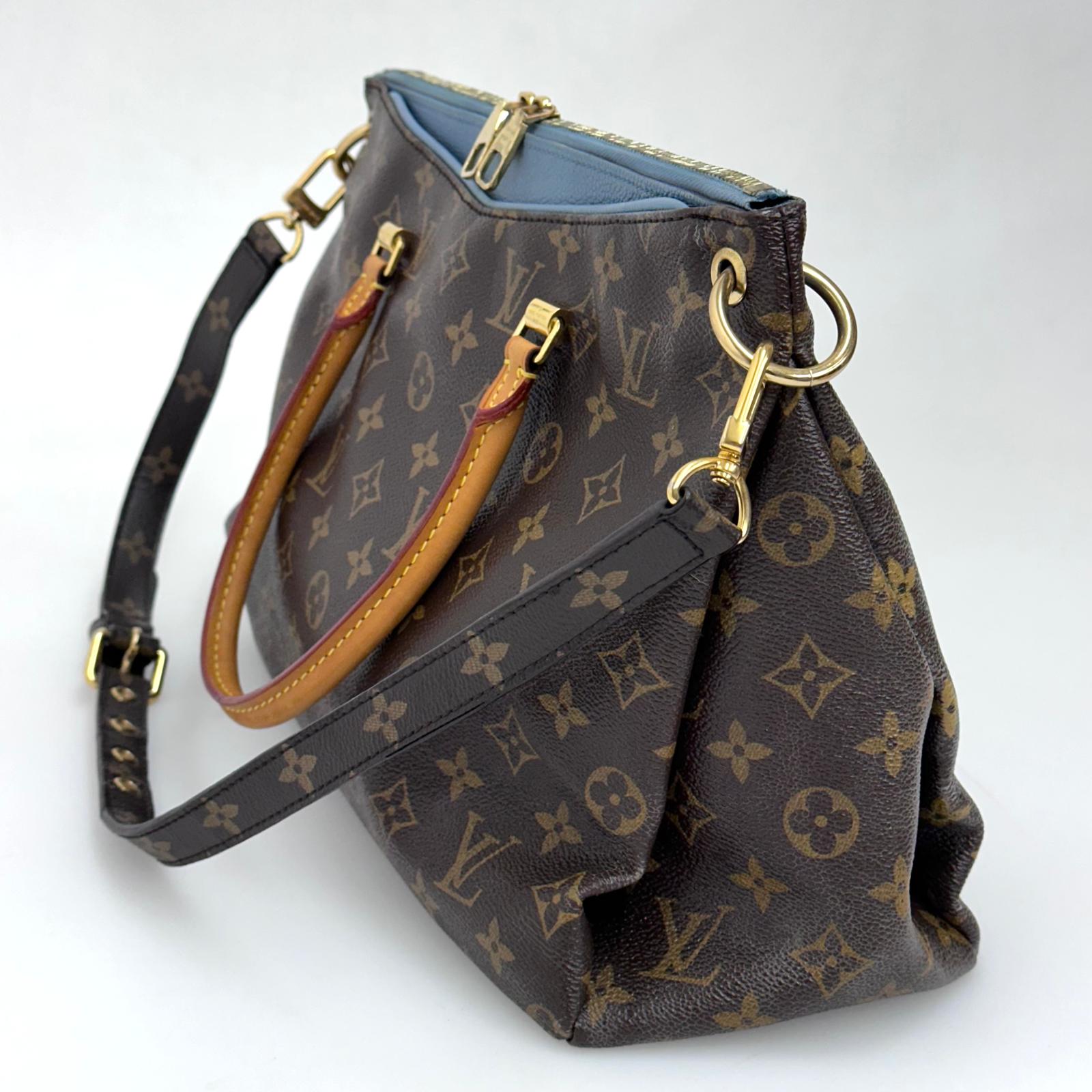 Louis Vuitton Borsa a mano e tracolla Pallas Monogram