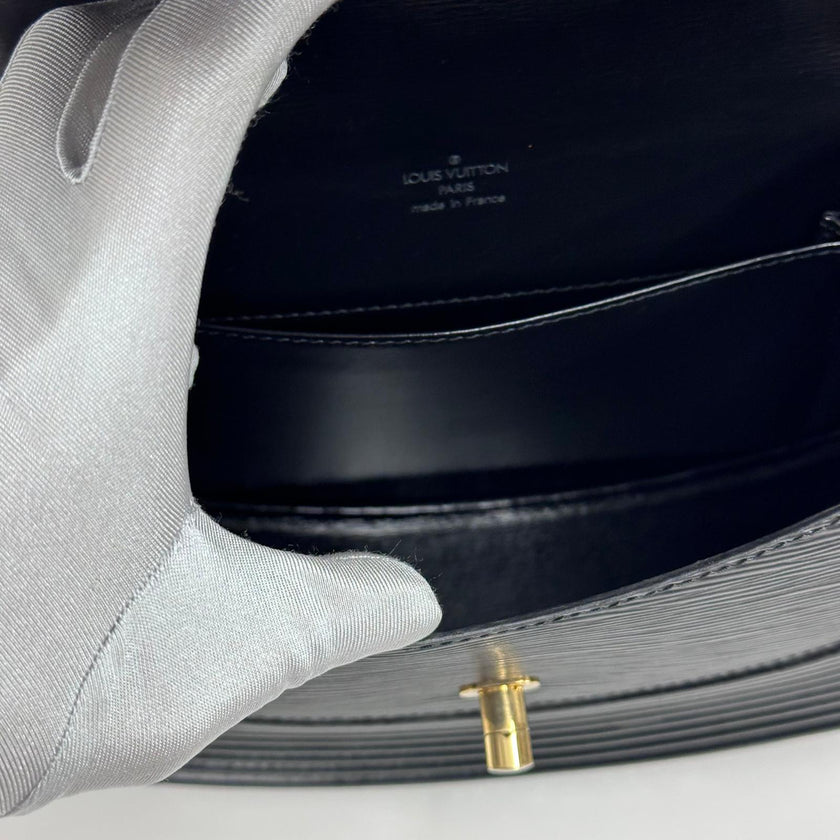 Louis Vuitton Borsa a spalla Tilsitt Epi nera