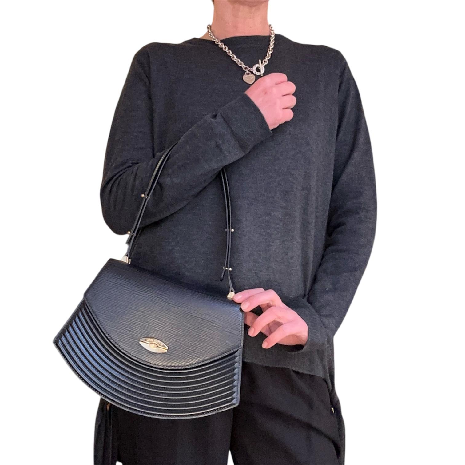 Louis Vuitton Borsa a spalla Tilsitt Epi nera