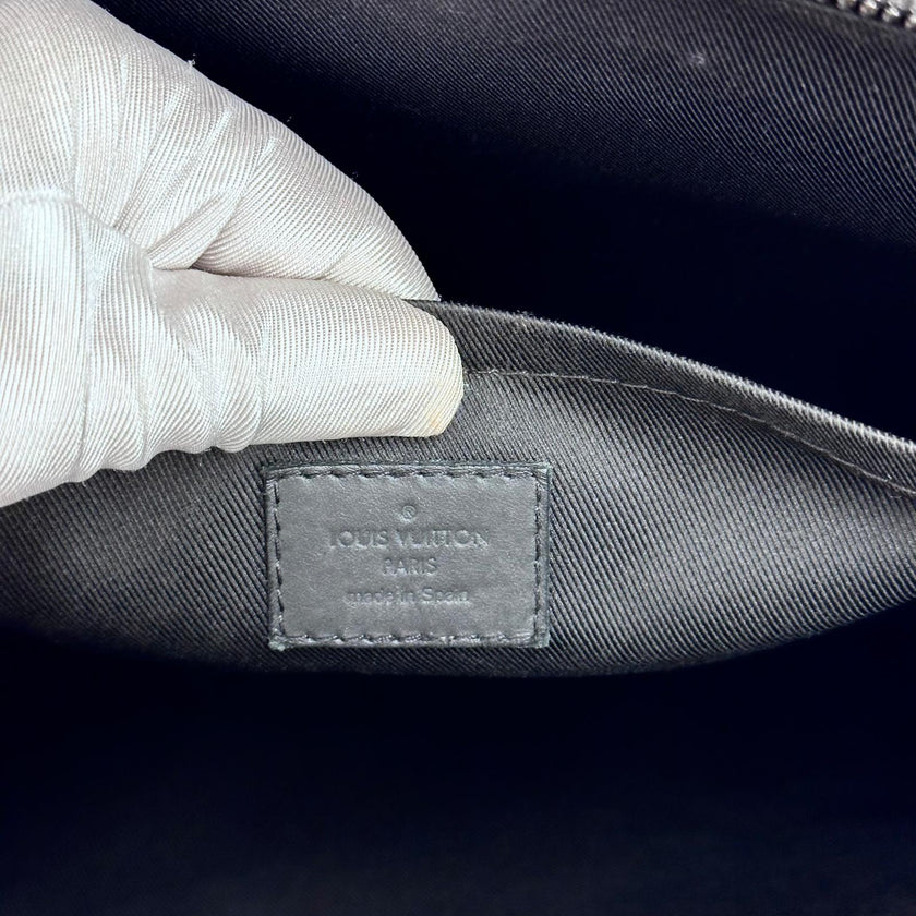 Louis Vuitton Maxi Pochette Monogram Empreinte in pelle nera