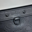 Louis Vuitton Maxi Pochette Monogram Empreinte in pelle nera