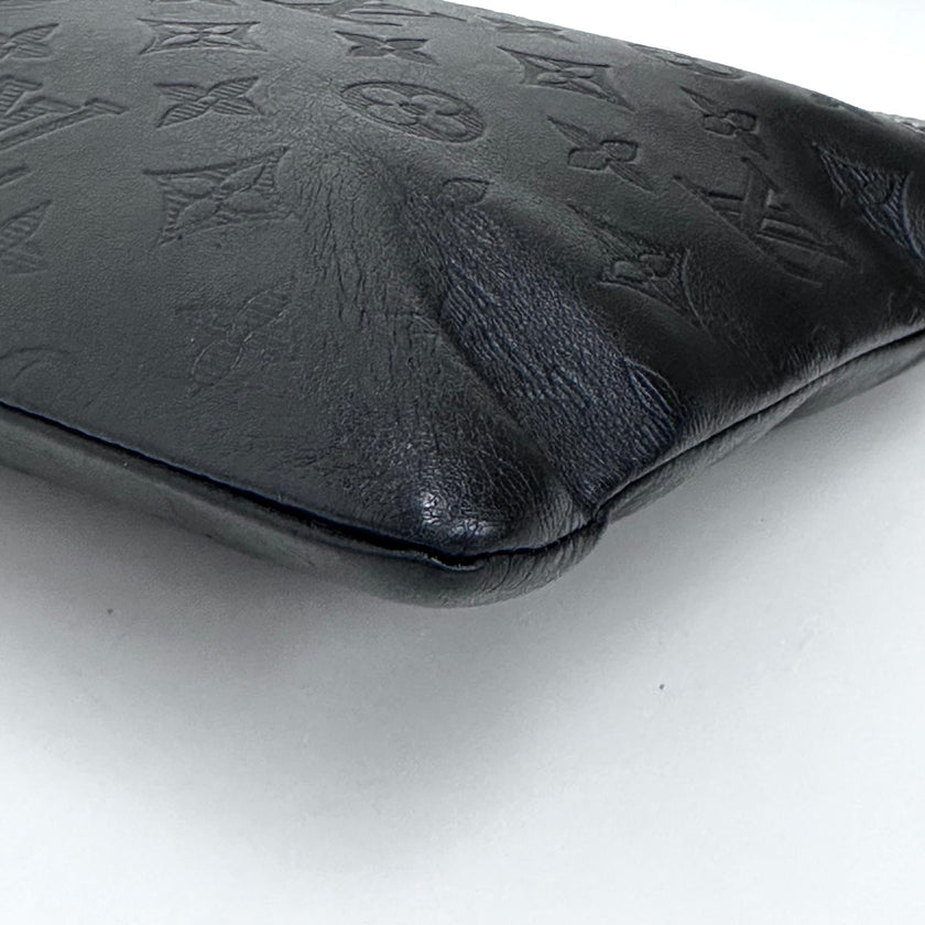 Louis Vuitton Maxi Pochette Monogram Empreinte in pelle nera