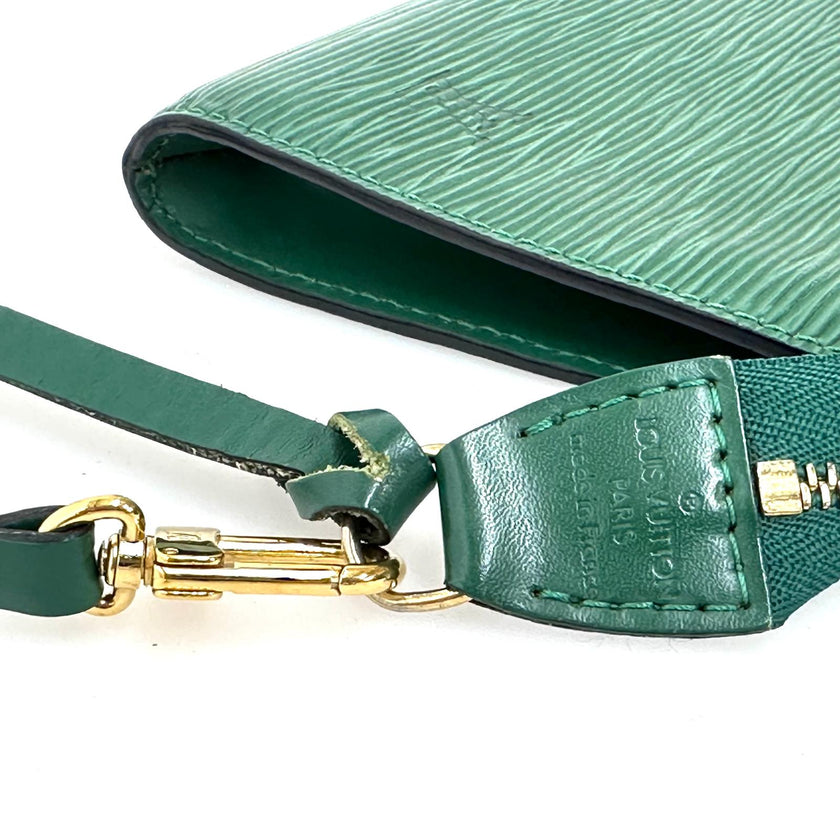 Louis Vuitton Pochette Accessoires in pelle Epi verde