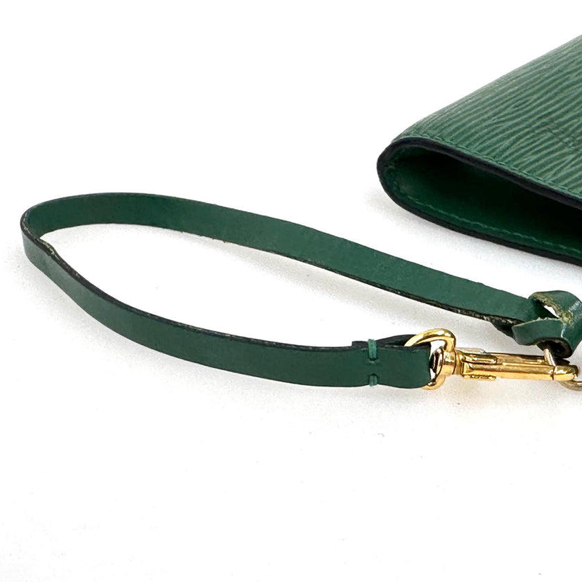 Louis Vuitton Pochette Accessoires in pelle Epi verde