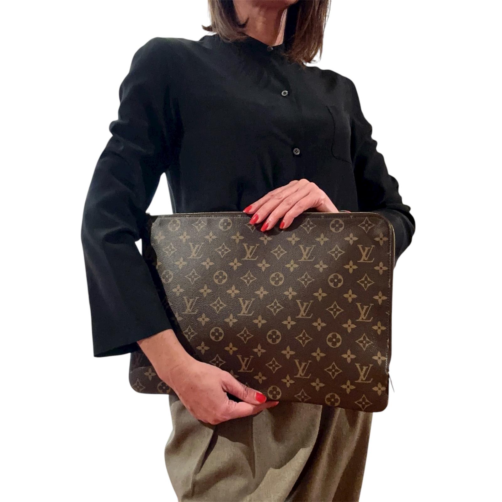 Louis Vuitton Pochette Portadocumenti Monogram in Tela Monogram