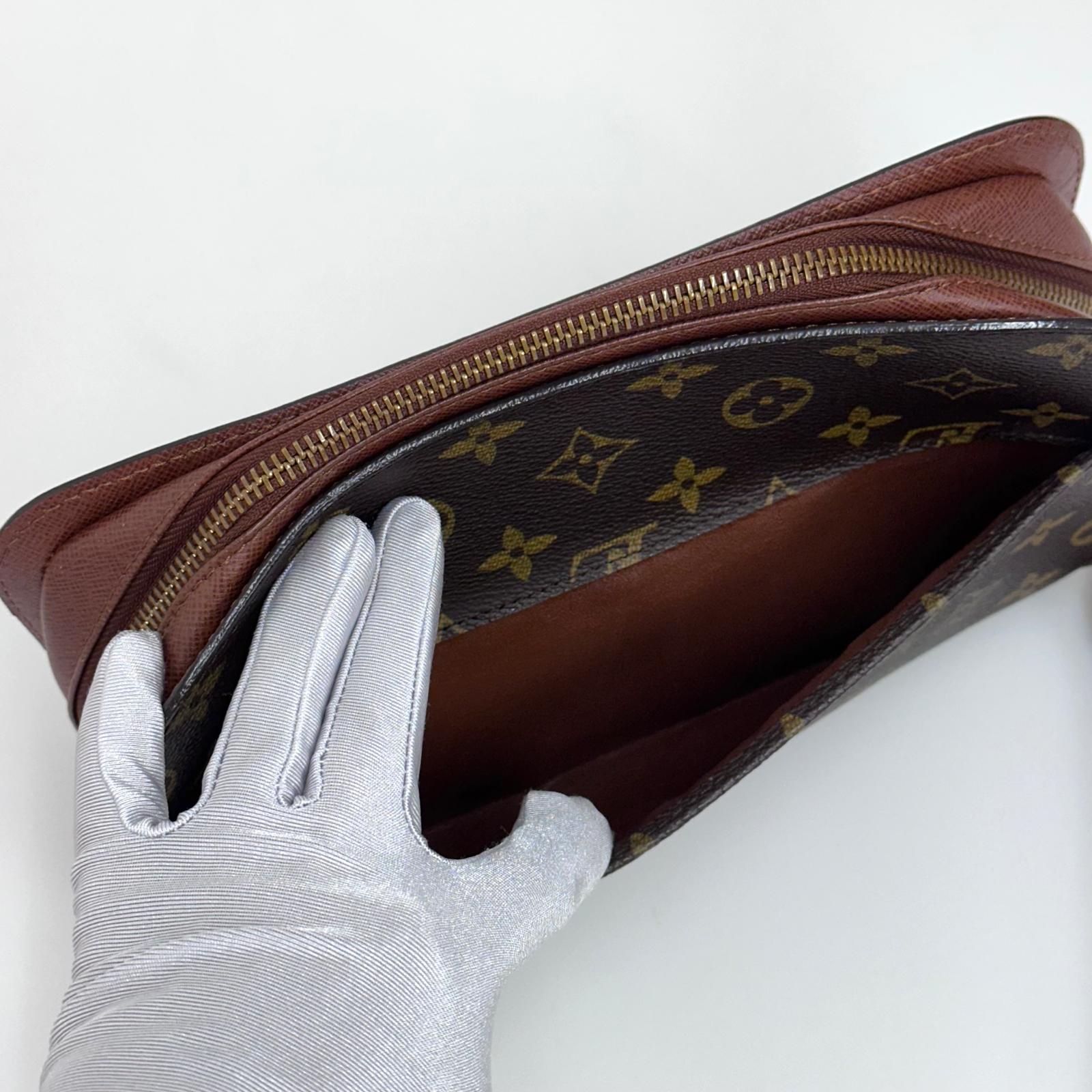 Louis Vuitton Pochette a mano Monogram Orsay