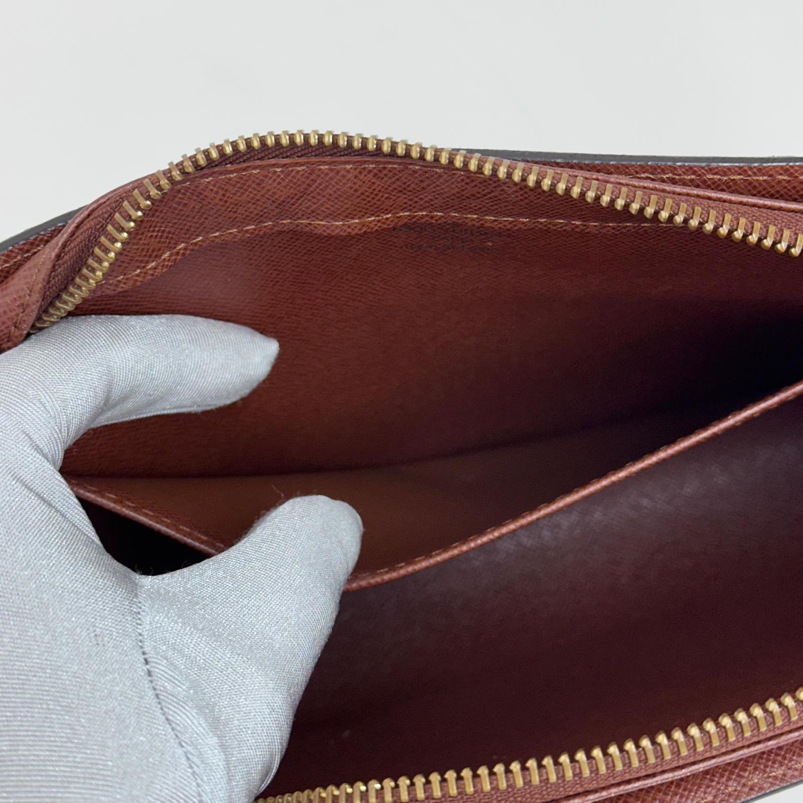 Louis Vuitton Pochette a mano Monogram Orsay