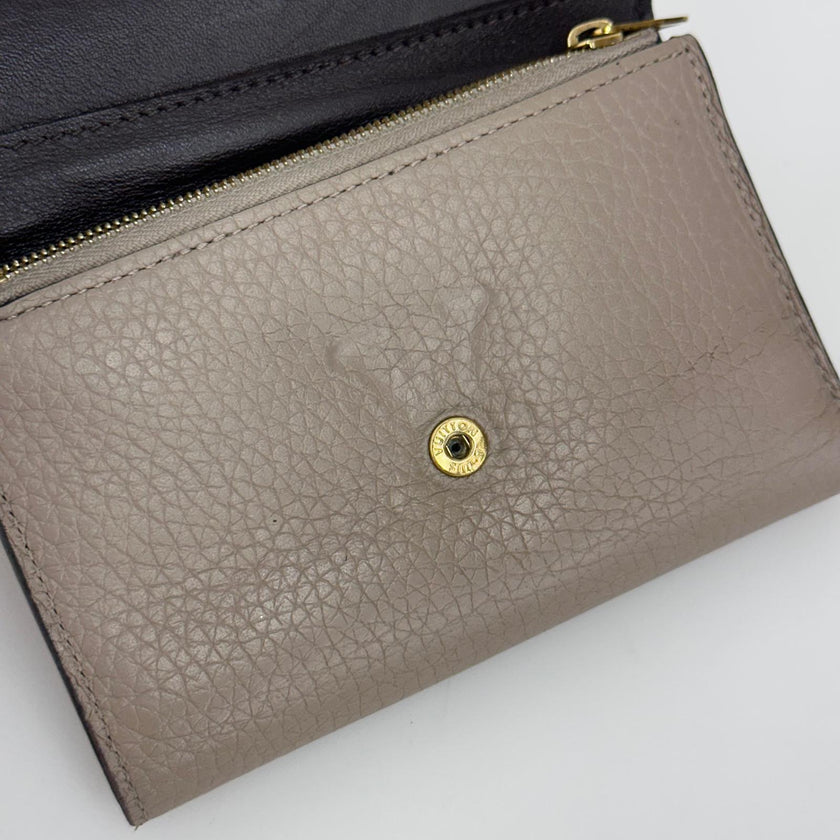 Louis Vuitton Portafoglio Capucines in pelle beige