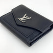 Louis Vuitton Portafoglio Lockme Compact in pelle nera