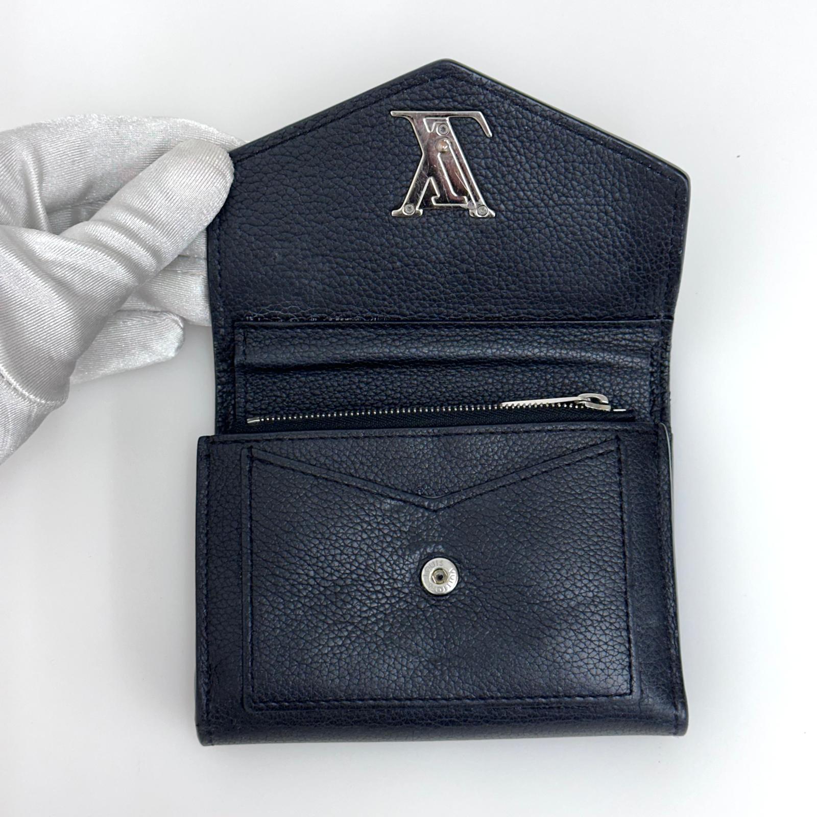 Louis Vuitton Portafoglio Lockme Compact in pelle nera