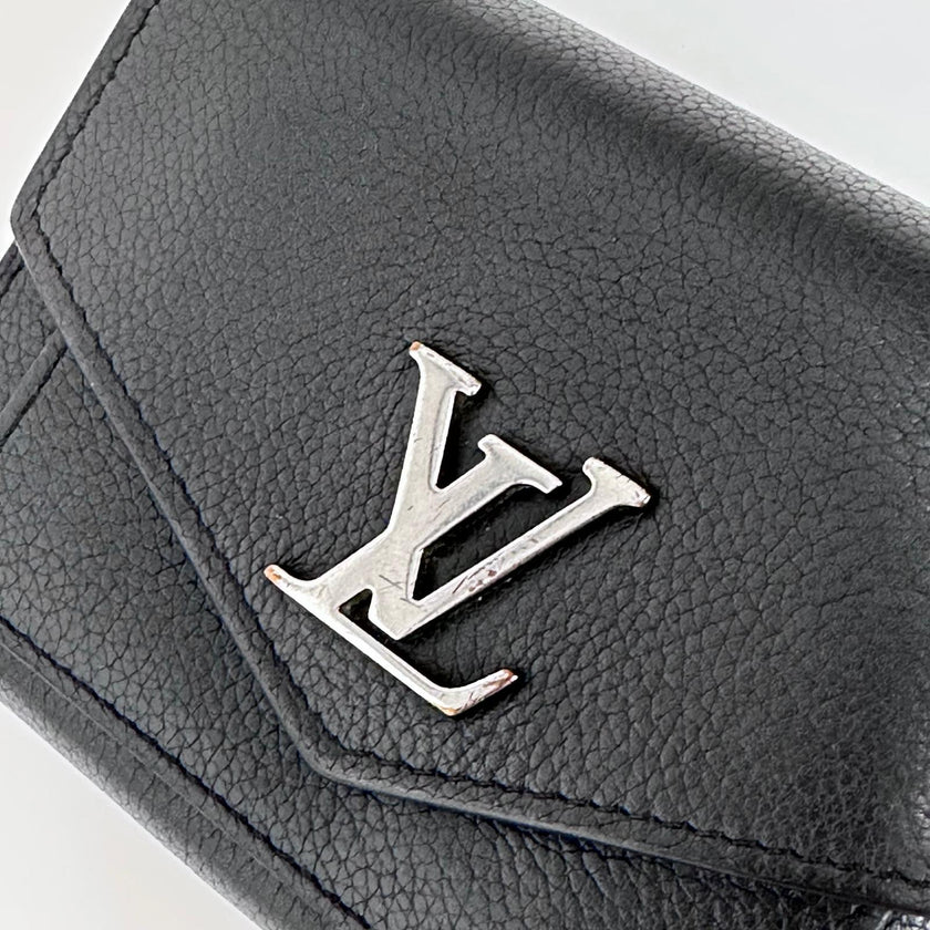 Louis Vuitton Portafoglio Lockme Compact in pelle nera