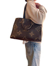 Louis Vuitton borsa a spalla OnTheGo MM Monogram Reverse