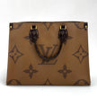Louis Vuitton borsa a spalla OnTheGo MM Monogram Reverse