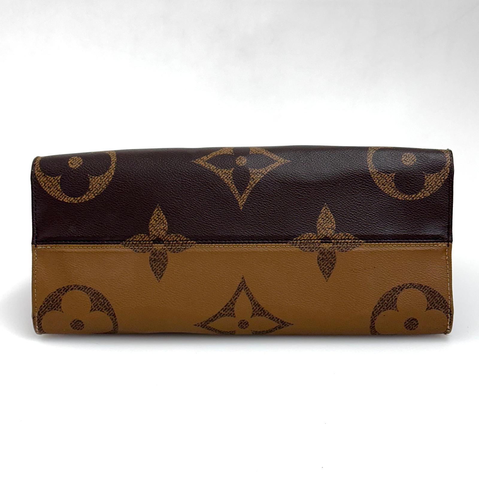 Louis Vuitton borsa a spalla OnTheGo MM Monogram Reverse