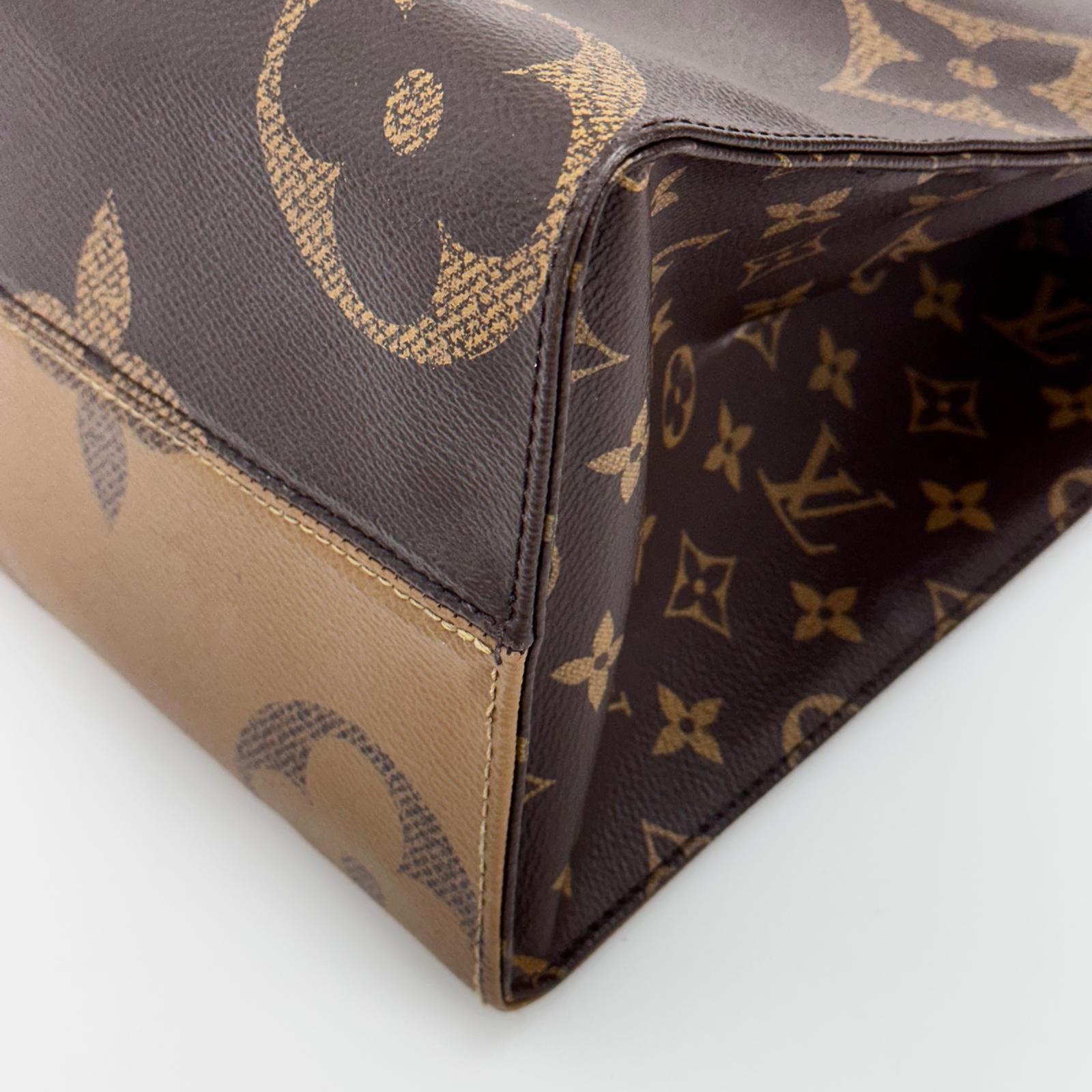 Louis Vuitton borsa a spalla OnTheGo MM Monogram Reverse