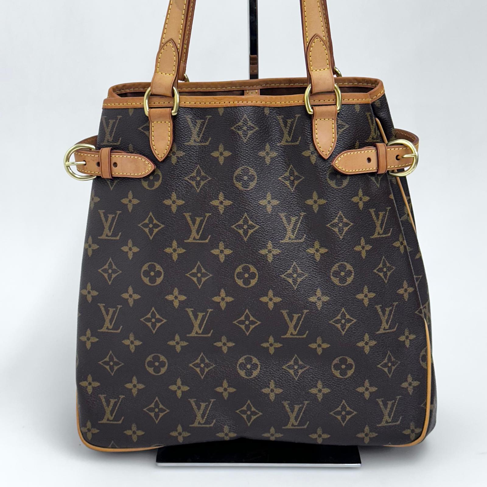 Louis Vuitton Batignolles Vertical in Tela Monogram