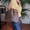 Louis Vuitton Batignolles Vertical in Tela Monogram