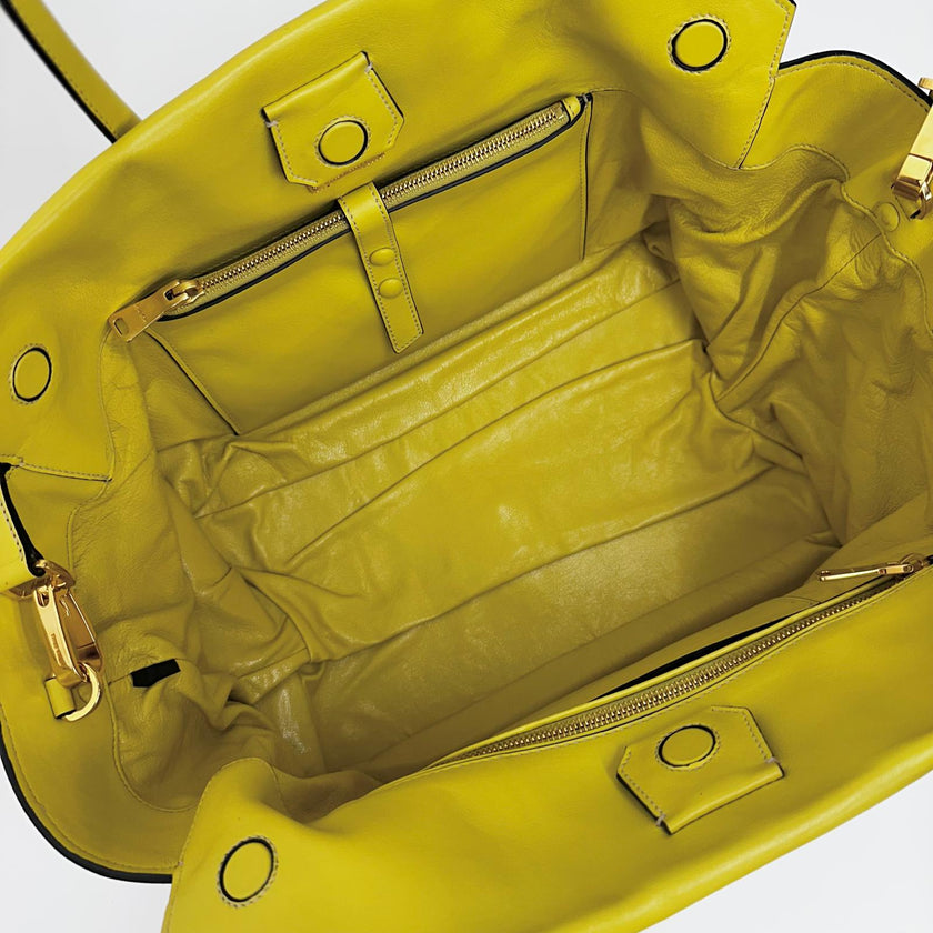 Miu Miu Borsa Shopper a Tracolla in Pelle Gialla