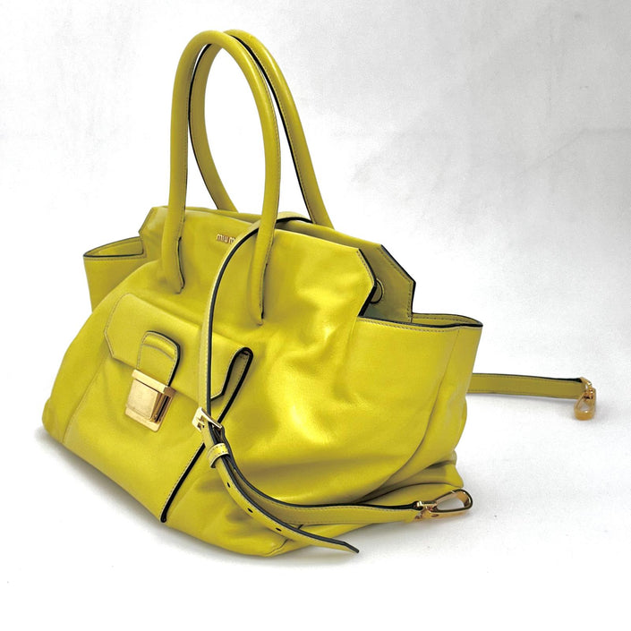 Miu Miu Borsa Shopper a Tracolla in Pelle Gialla