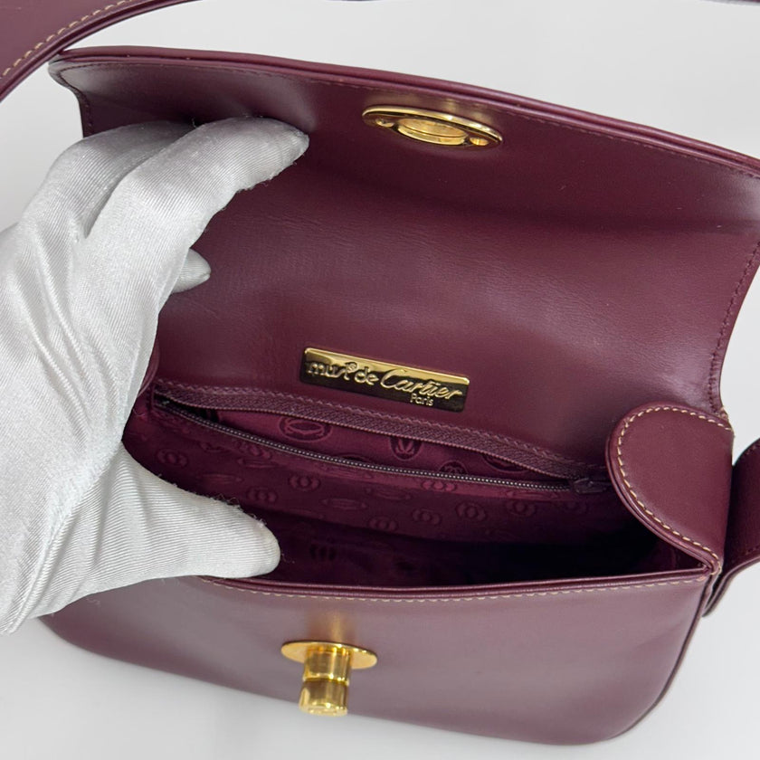 Must de Cartier Vintage Borsa a Tracolla Bordeaux in Pelle