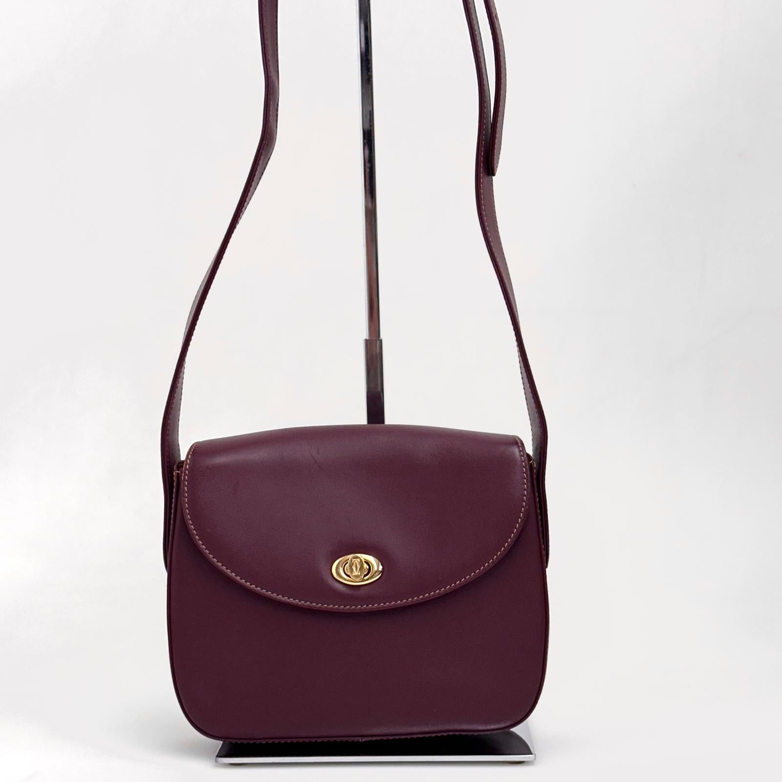Must de Cartier Vintage Borsa a Tracolla Bordeaux in Pelle
