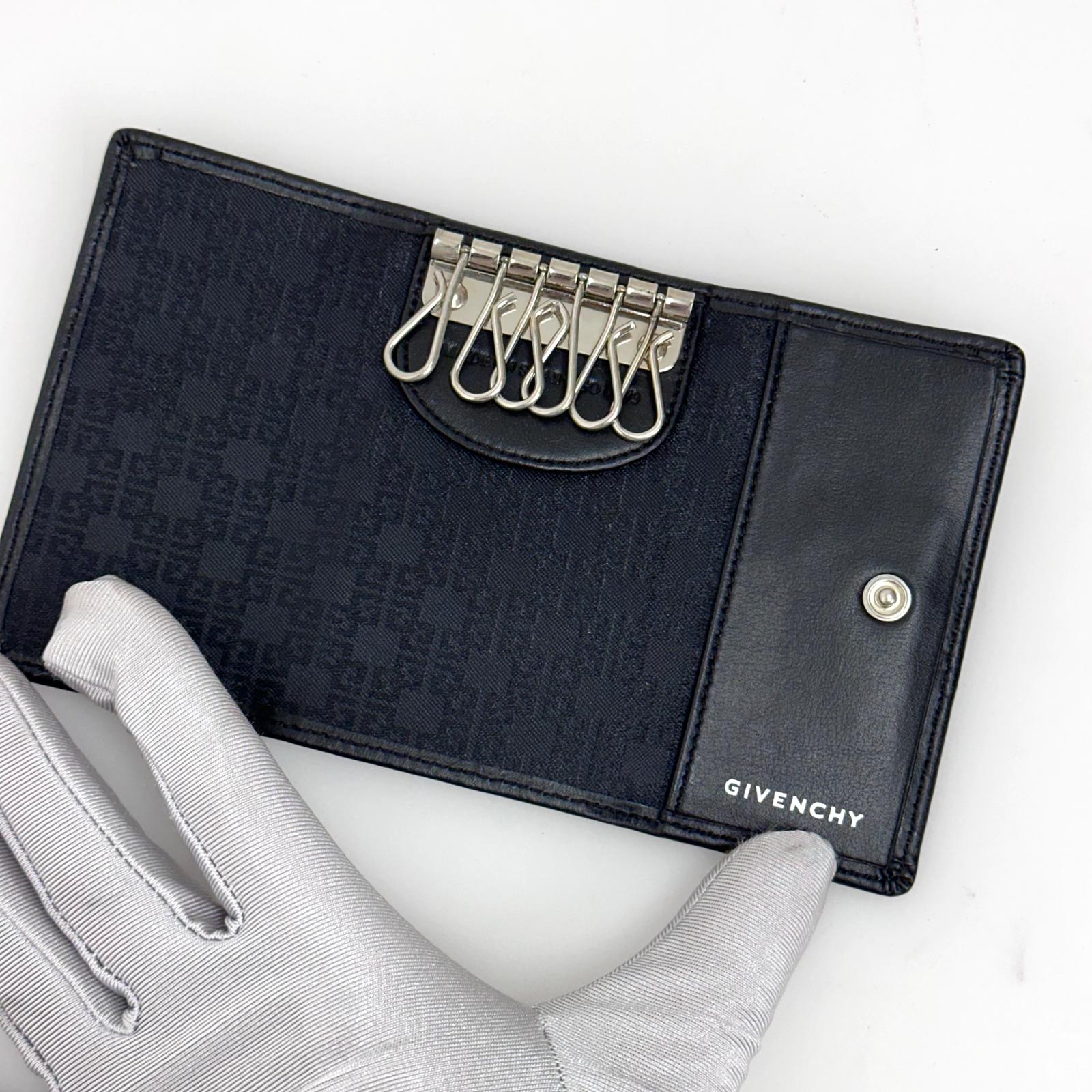 Portachiavi Givenchy in pelle nera con logo 4G - Nuovo