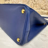 Prada Borsa Galleria Large Bluette in Saffiano Lux a tracolla