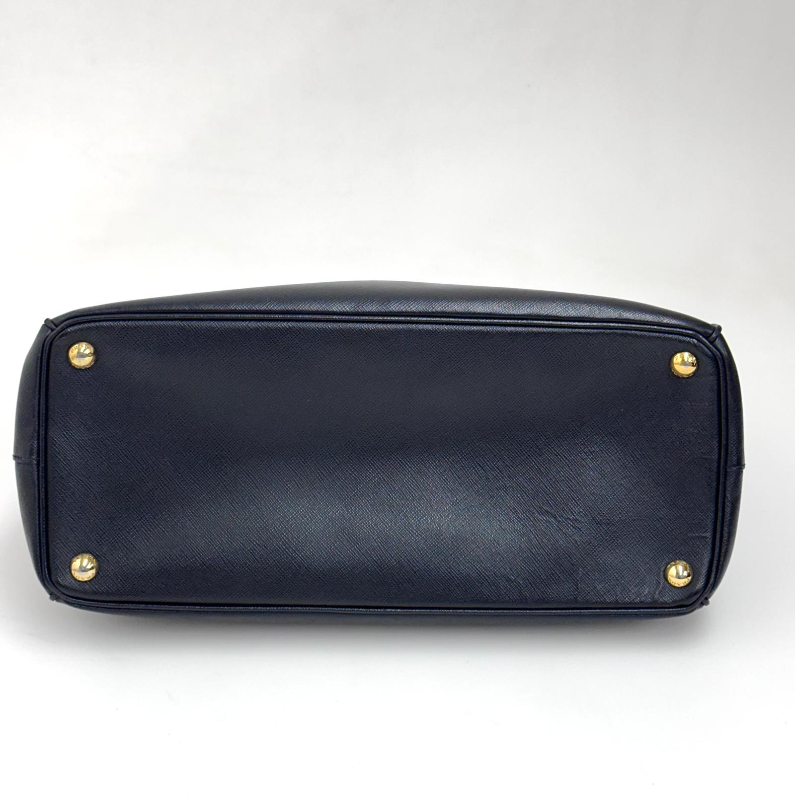 Prada Borsa Galleria Large in Pelle Saffiano Nera