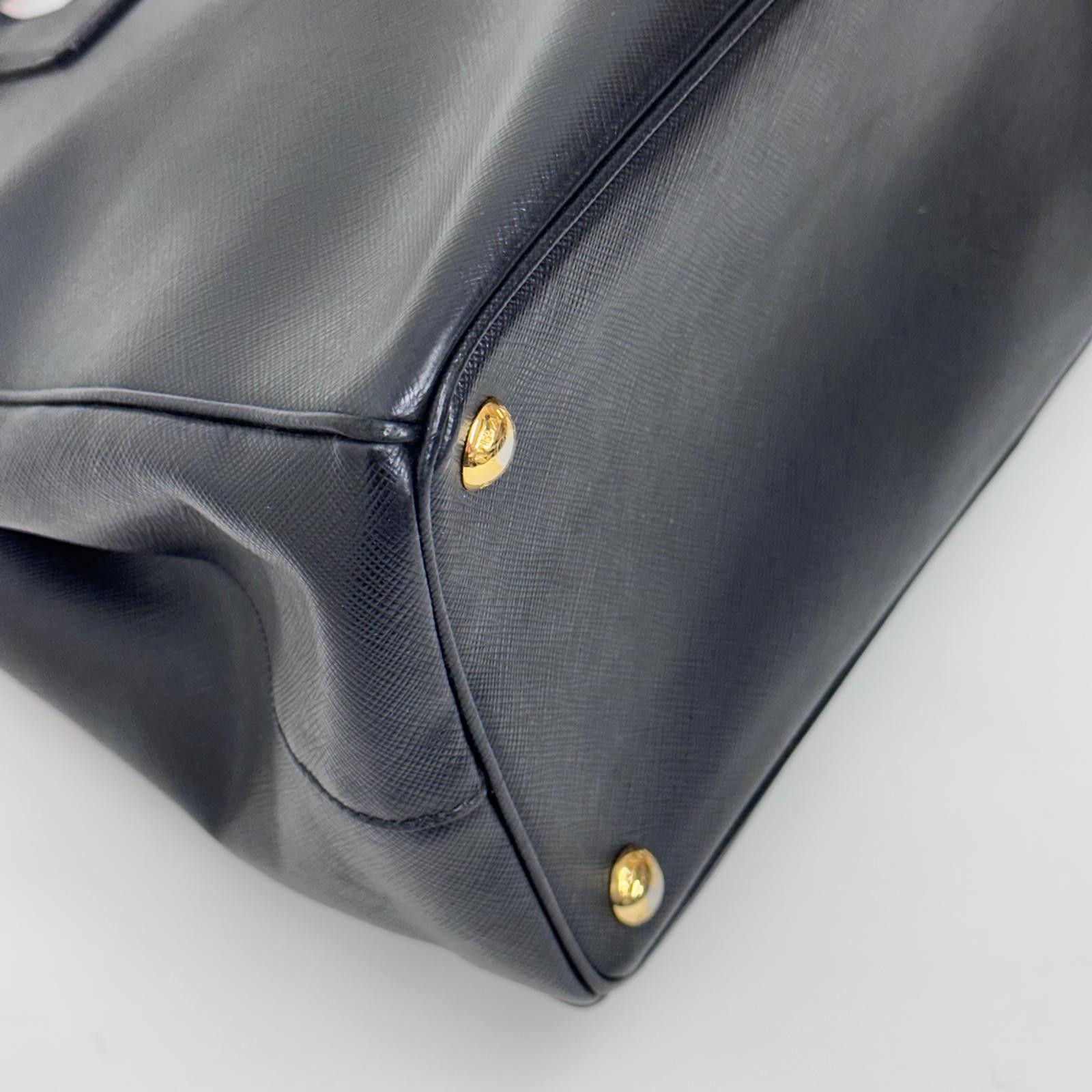 Prada Borsa Galleria Large in Pelle Saffiano Nera