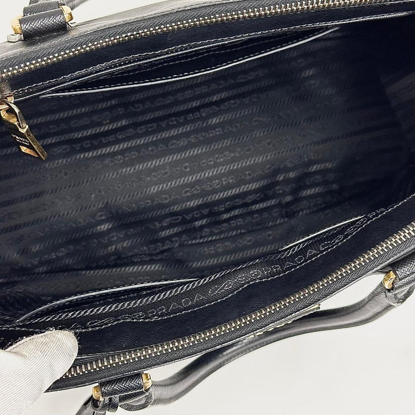 Prada Borsa Galleria Large in Pelle Saffiano Nera