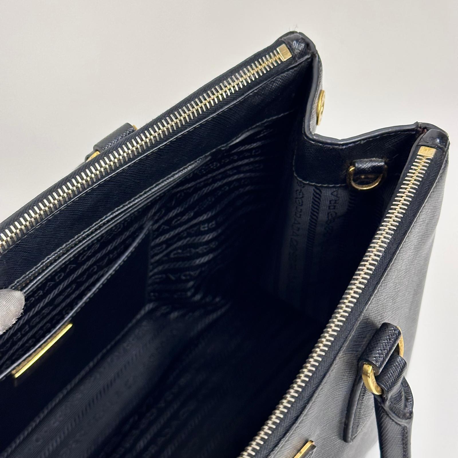 Prada Borsa Galleria Large in Pelle Saffiano Nera