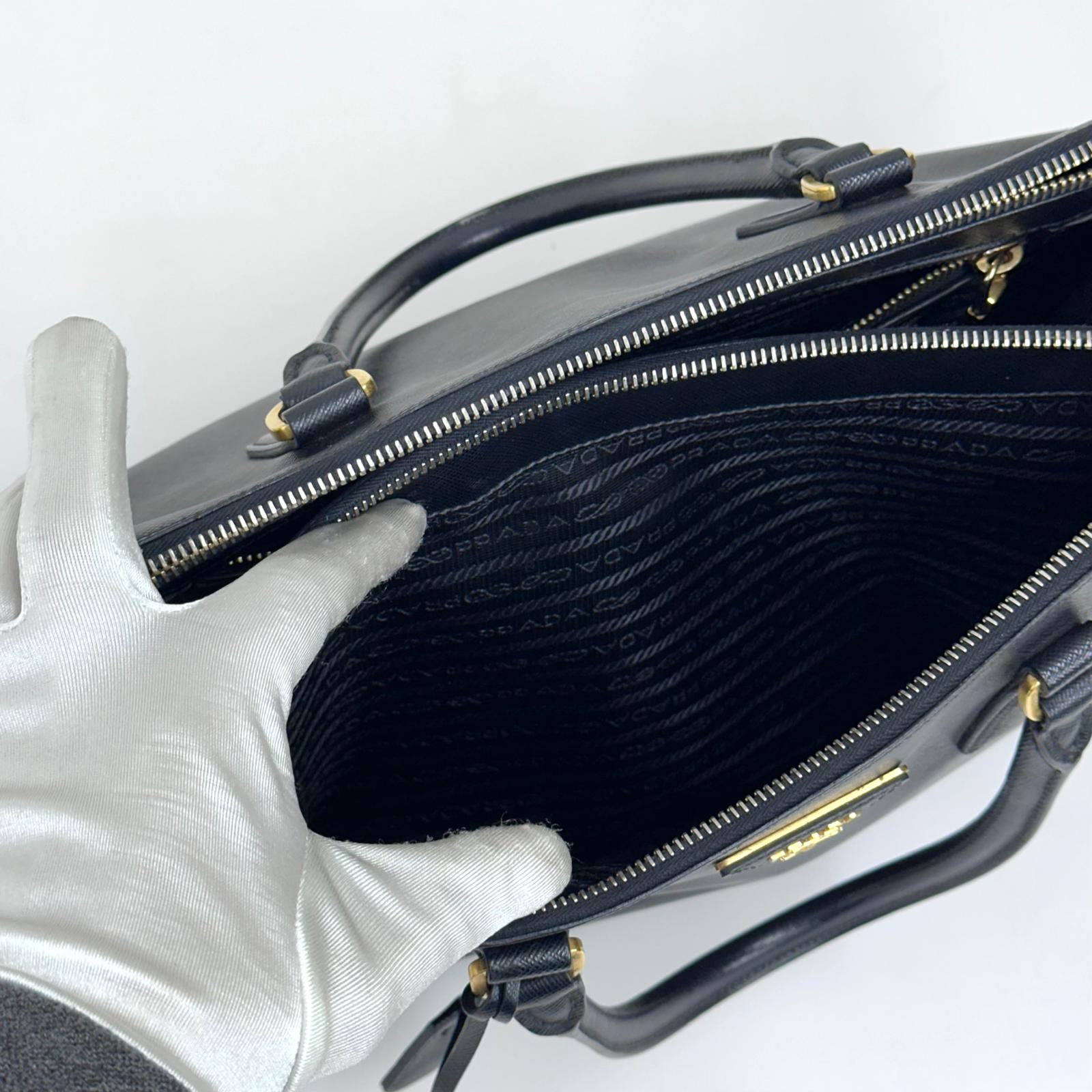 Prada Borsa Galleria Large in Pelle Saffiano Nera