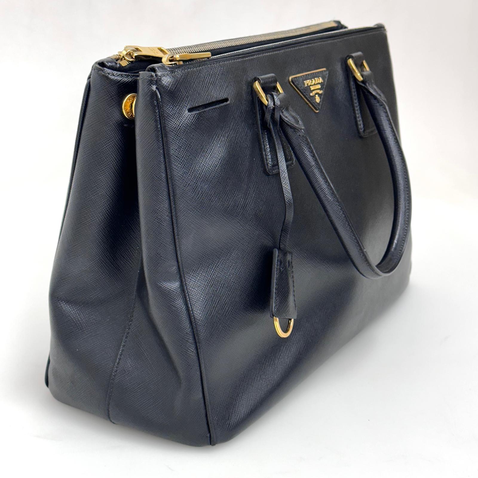 Prada Borsa Galleria Large in Pelle Saffiano Nera