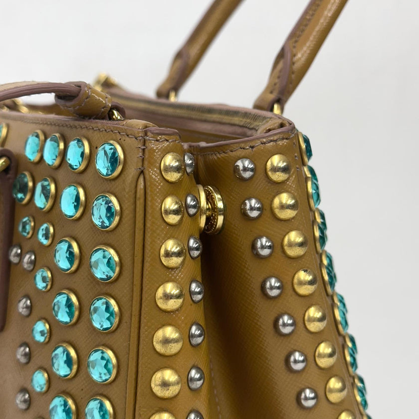 Prada Borsa Galleria Media Saffiano Vernice Cammeo con Cristalli Turchesi