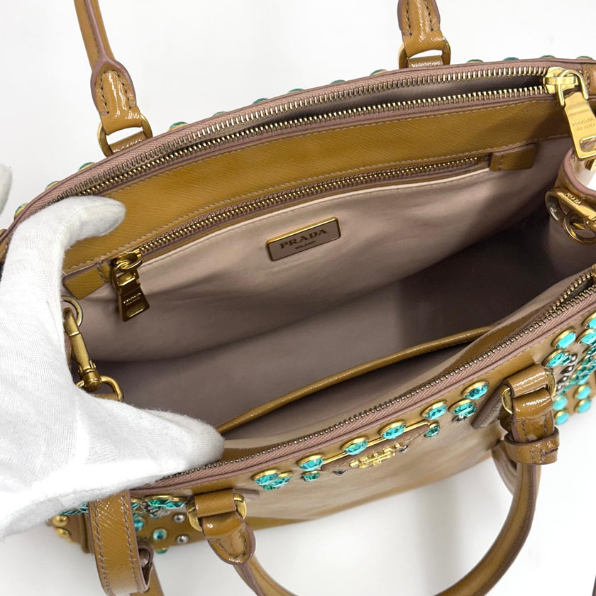 Prada Borsa Galleria Media Saffiano Vernice Cammeo con Cristalli Turchesi