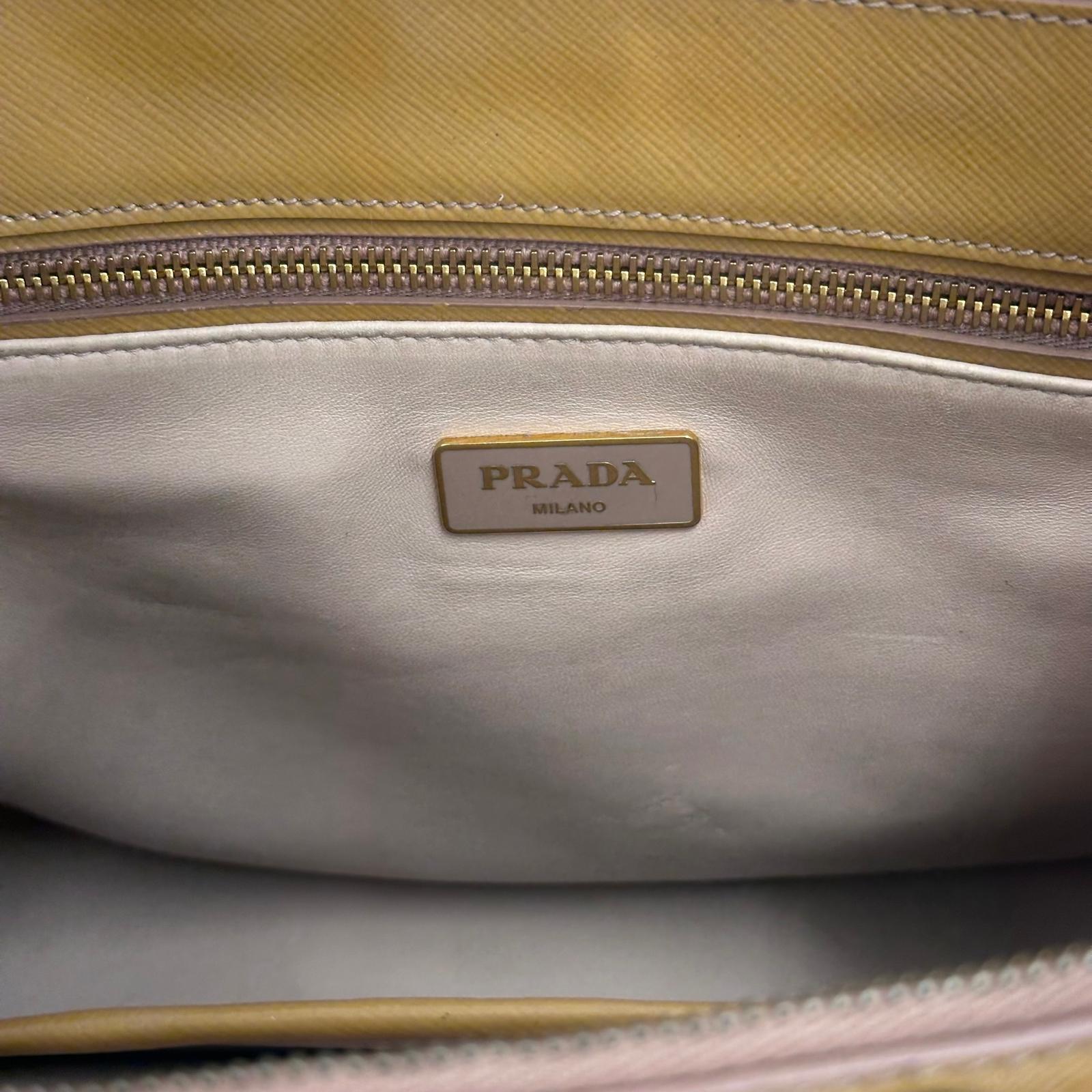 Prada Borsa Galleria Media Saffiano Vernice Cammeo con Cristalli Turchesi