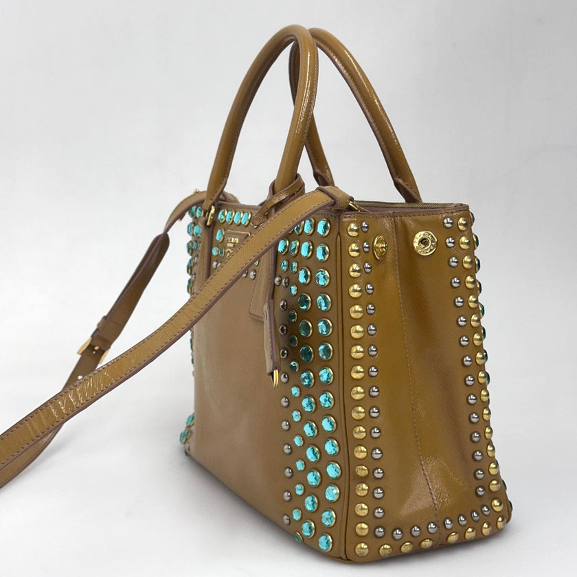 Prada Borsa Galleria Media Saffiano Vernice Cammeo con Cristalli Turchesi